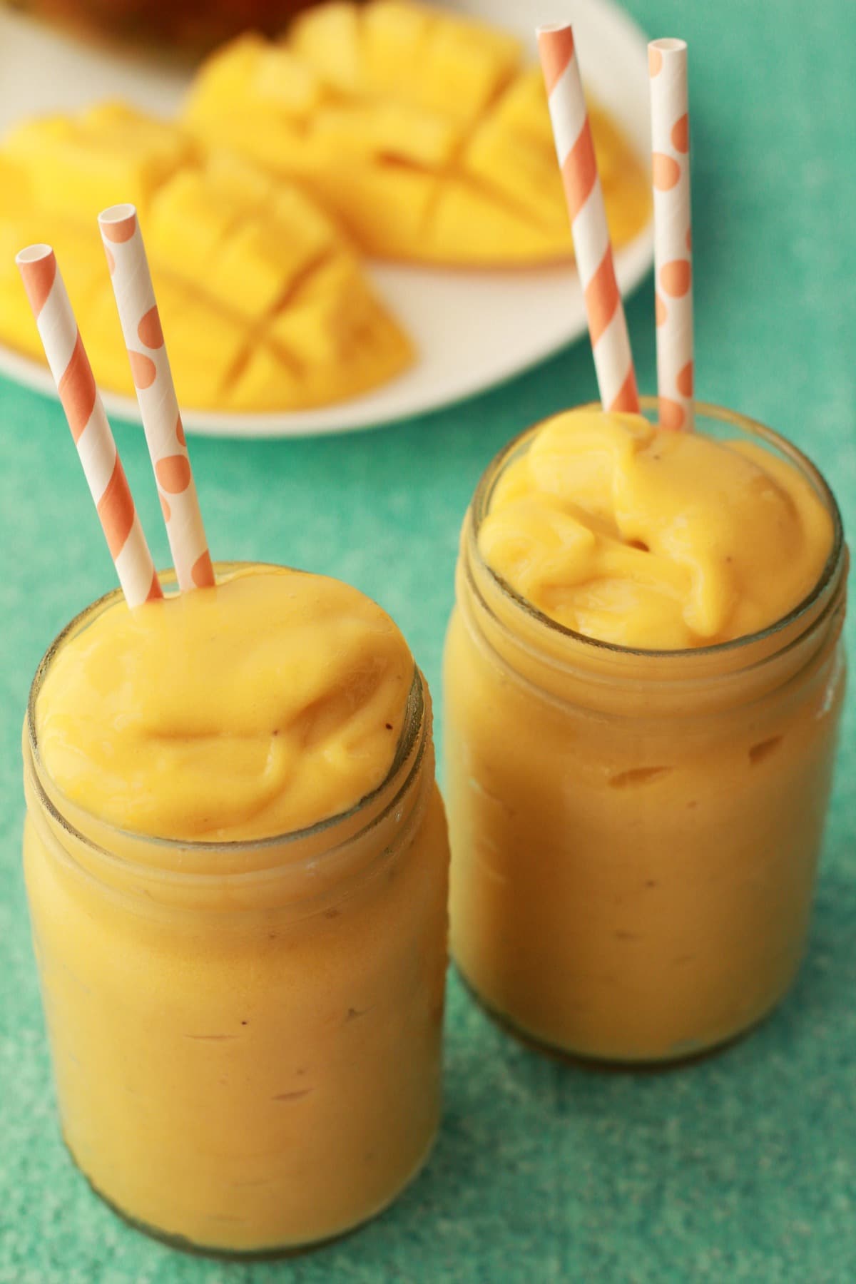 Mango Smoothie – 2 Ingredients And 5 Minutes!