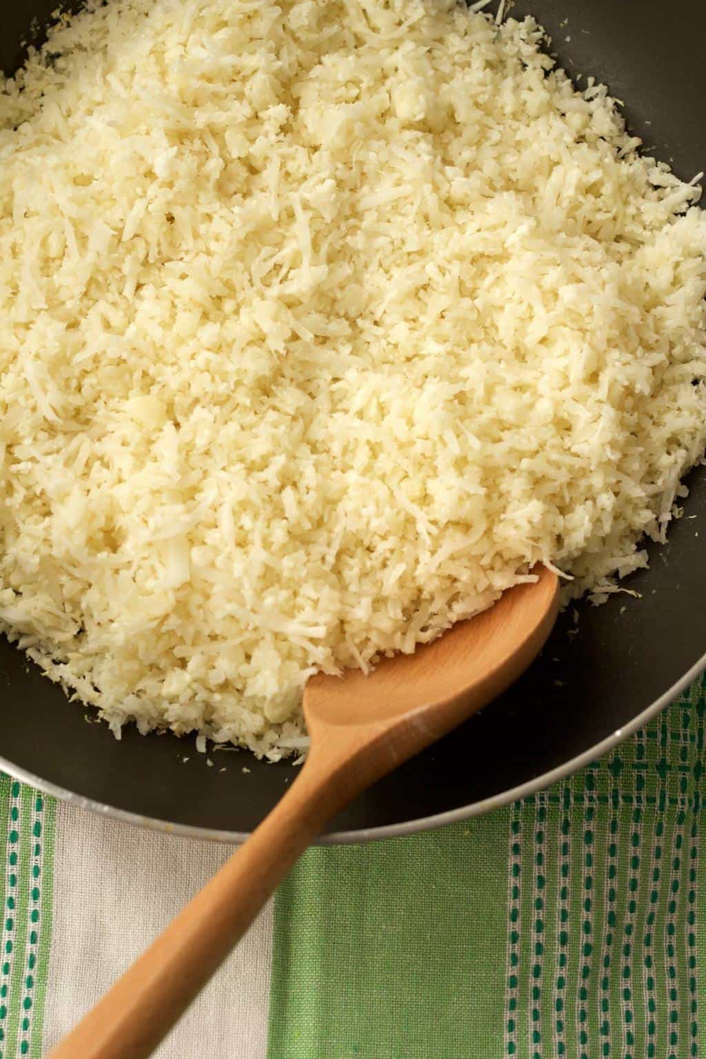 How to make cauliflower rice #vegan #lovingitvegan #glutenfree #howto