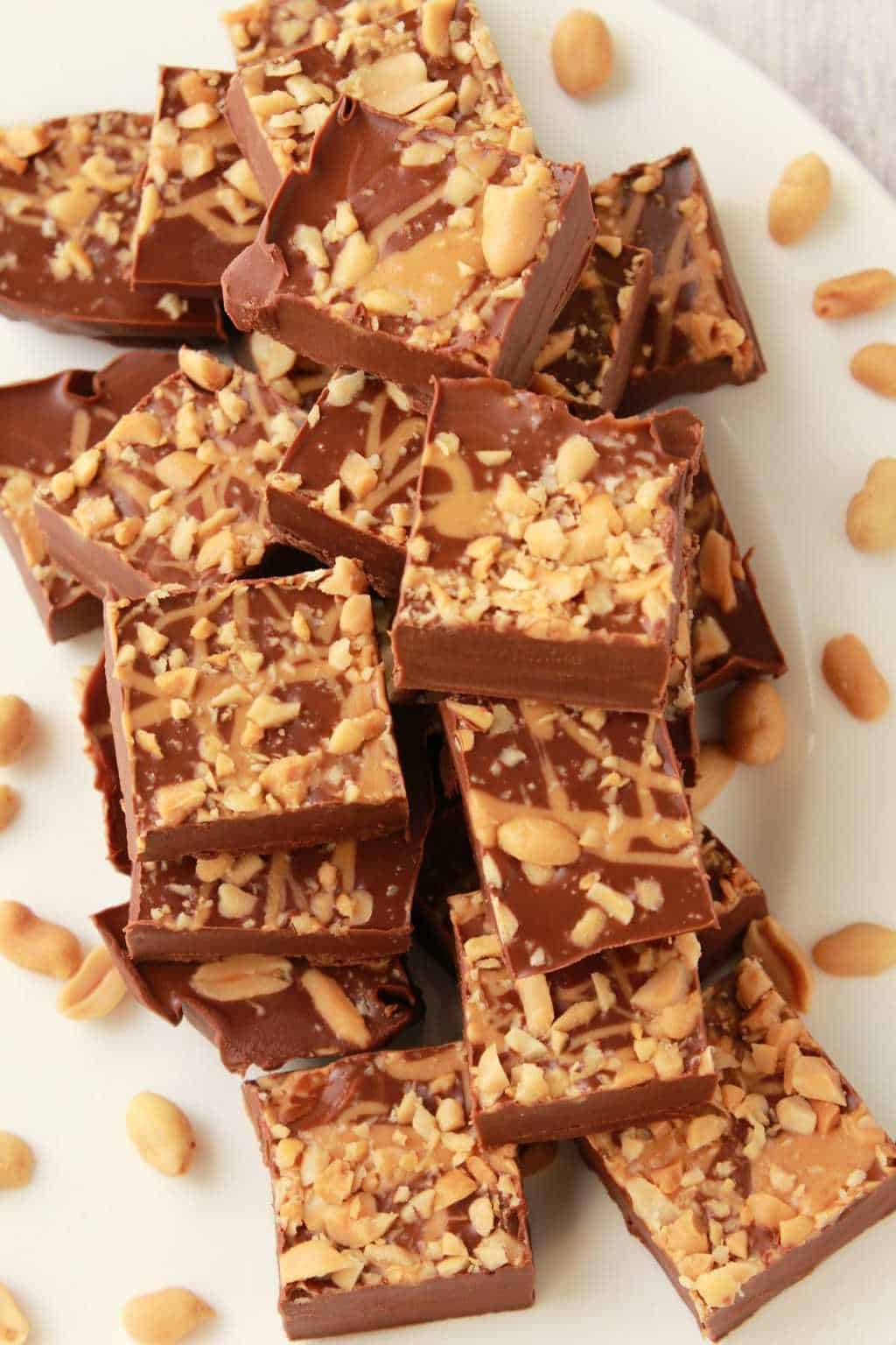 Chocolate Peanut Butter Fudge. Vegan and Gluten-Free. #vegan #lovingitvegan #glutenfree #dairyfree #dessert