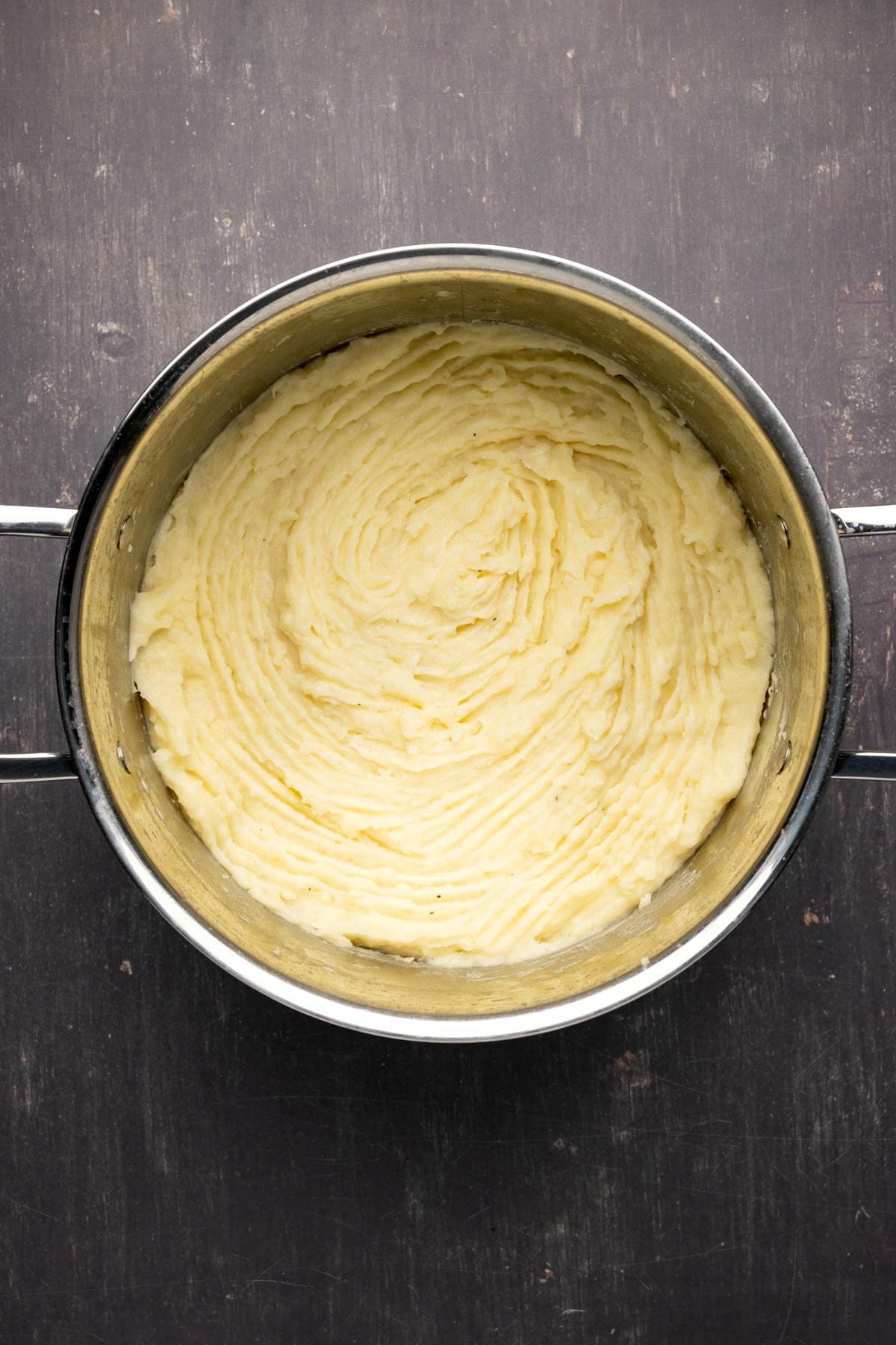 Vegan mashed potatoes in a pot.